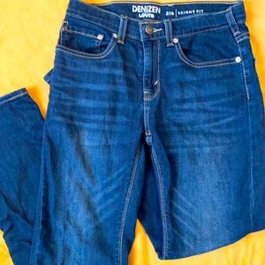 Levi skinny fit jeans NWOT
